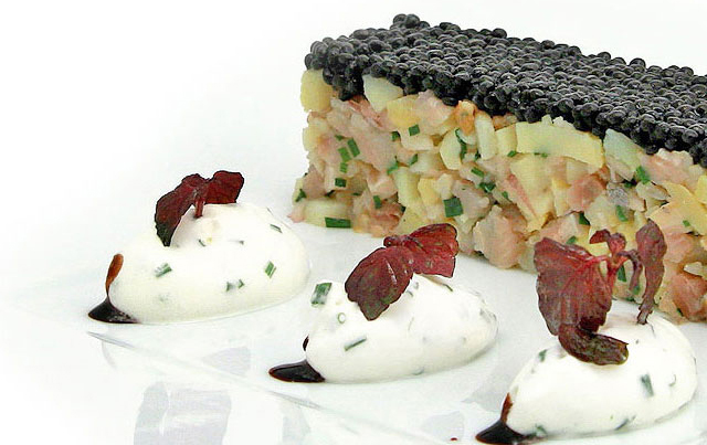 Entrée gastronomique au Restaurant Emile Toulouse avec du caviar.